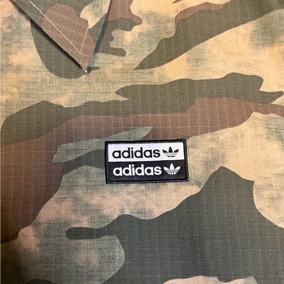 NWT - Adidas Originals Women's Camo Cropped Jacket - Picture 11 of 12
